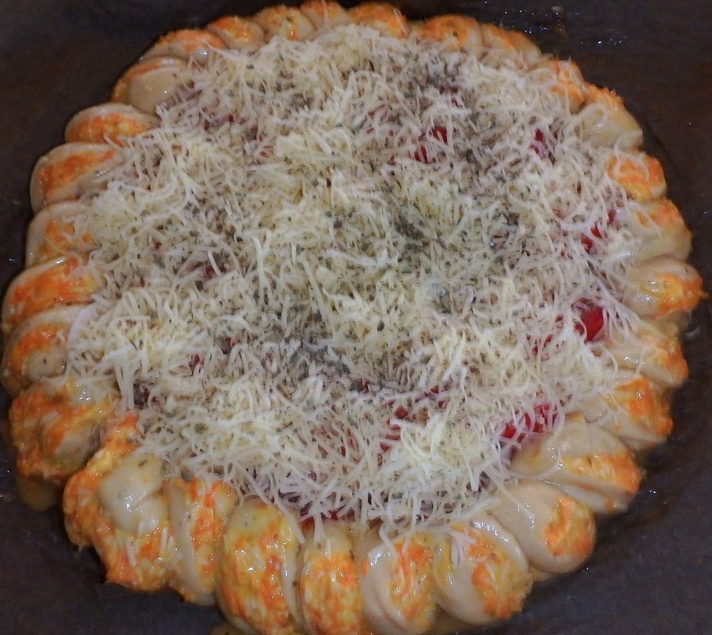 Pizza mit gefülltem Rand – ländlekitchen.at